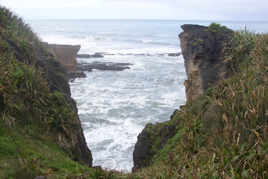Sea scene at pancake rocks