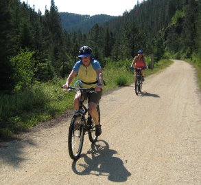 Tro riders approaching on the trail