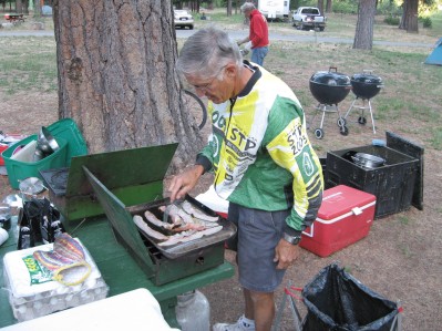 Vin frying bacon