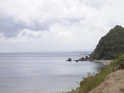 Pump boats on the beach loading passengers